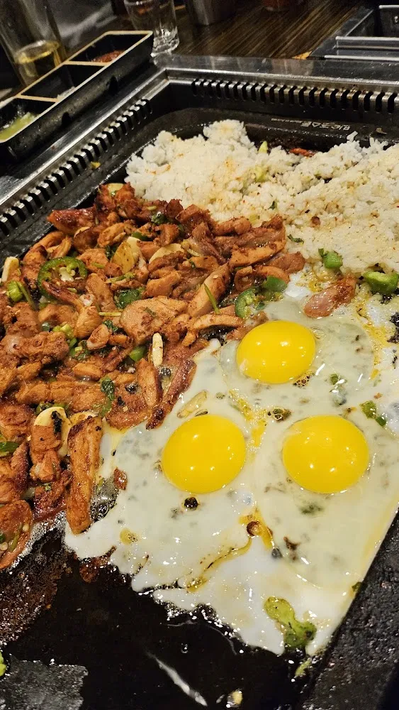 Spicy Chicken and Fried Egg with Cheese